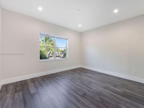 1580 Shoreline Way, Hollywood FL 33019