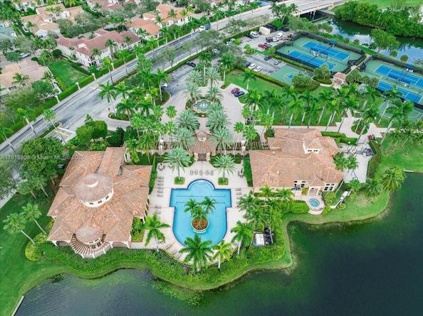 1580 Shoreline Way, Hollywood FL 33019