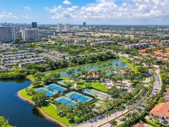 1580 Shoreline Way, Hollywood FL 33019