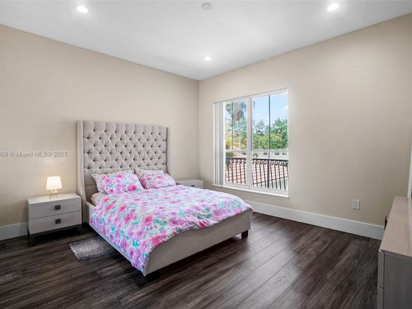 1580 Shoreline Way, Hollywood FL 33019
