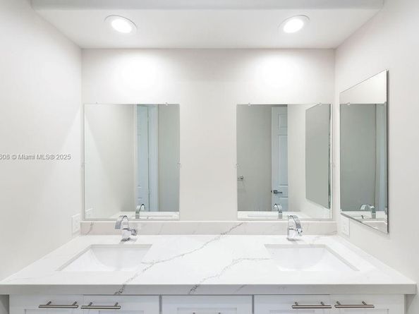1580 Shoreline Way, Hollywood FL 33019