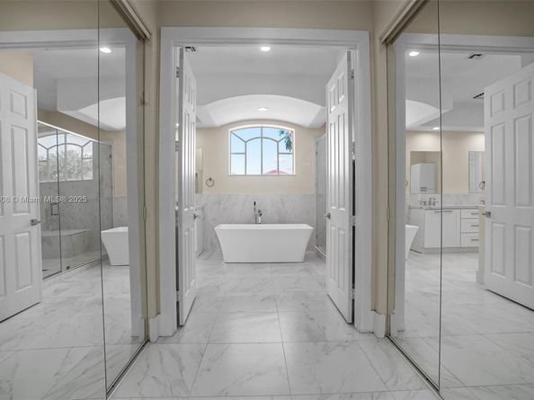 1580 Shoreline Way, Hollywood FL 33019
