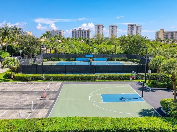 1580 Shoreline Way, Hollywood FL 33019
