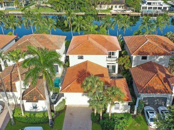 1580 Shoreline Way, Hollywood FL 33019