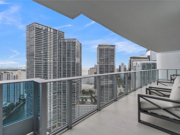 200 Biscayne Boulevard Way 3907, Miami FL 33131