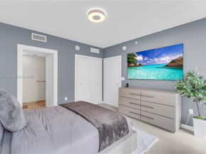 200 Biscayne Boulevard Way 3907, Miami FL 33131