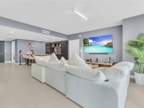 200 Biscayne Boulevard Way 3907, Miami FL 33131