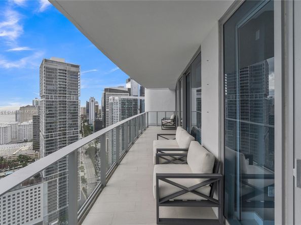 200 Biscayne Boulevard Way 3907, Miami FL 33131