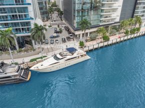200 Biscayne Boulevard Way 3907, Miami FL 33131