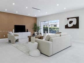 1840 NE 199th St, Miami FL 33179