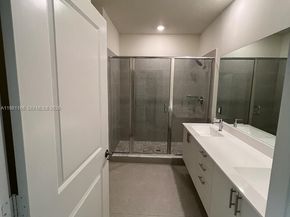 8001 NW 41st St F202, Doral FL 33166