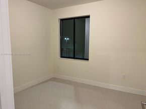 8001 NW 41st St F202, Doral FL 33166