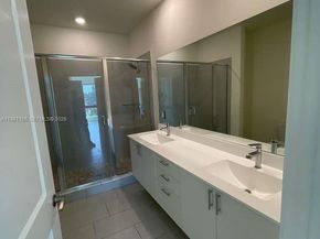 8001 NW 41st St F202, Doral FL 33166