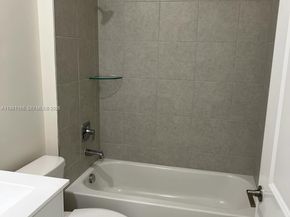 8001 NW 41st St F202, Doral FL 33166