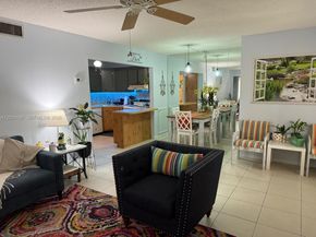 208 Pine Hov Cir A2, Green Acres FL 33463