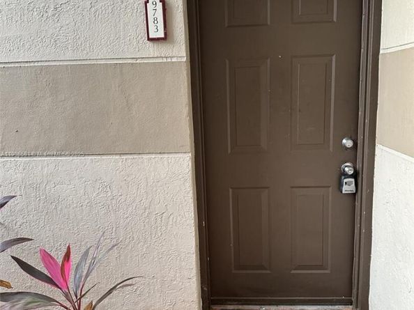 9783 Nob Hill Ct 9783, Sunrise FL 33351