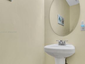 625 SE 30th Ter, Homestead FL 33033