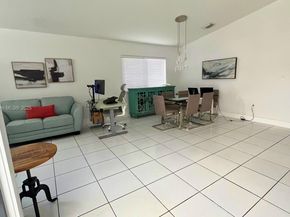 16605 SW 90th St, Miami FL 33196