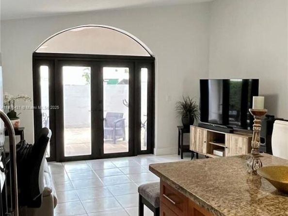16605 SW 90th St, Miami FL 33196