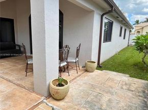 16605 SW 90th St, Miami FL 33196