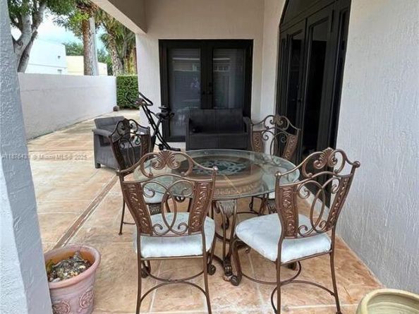16605 SW 90th St, Miami FL 33196