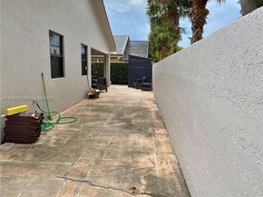 16605 SW 90th St, Miami FL 33196