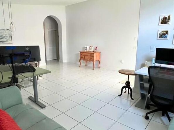 16605 SW 90th St, Miami FL 33196