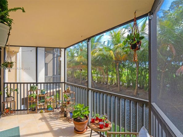 20367 W Country Club Dr L25, Aventura FL 33180