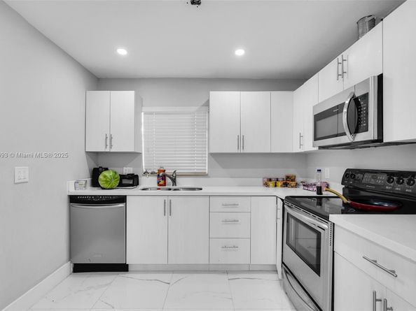 7101 W Sunrise Blvd A2, Plantation FL 33313