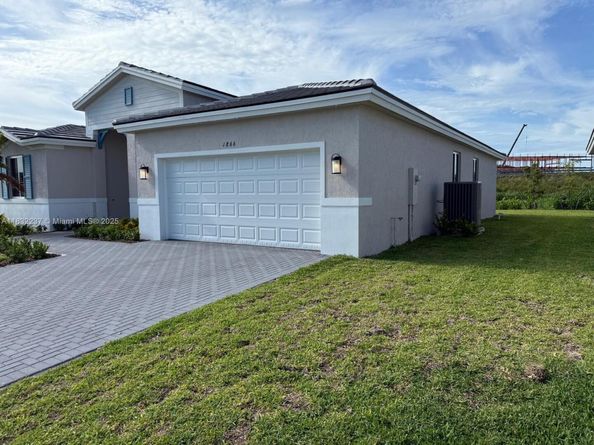 1866 NE 1st St, Homestead FL 33033