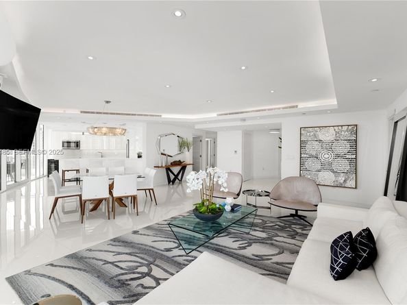 19955 NE 38th Ct 2205, Aventura FL 33180