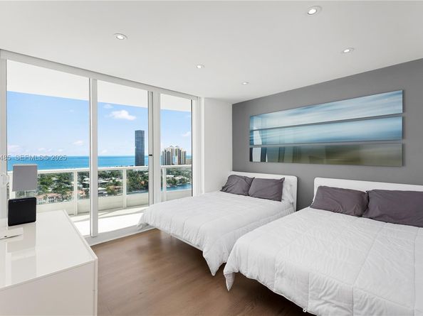 19955 NE 38th Ct 2205, Aventura FL 33180