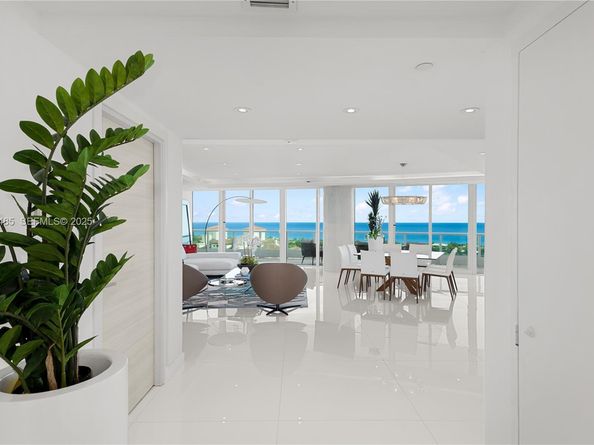 19955 NE 38th Ct 2205, Aventura FL 33180