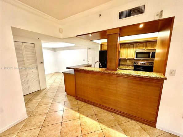 231 SW 116th Ave 19108, Pembroke Pines FL 33025