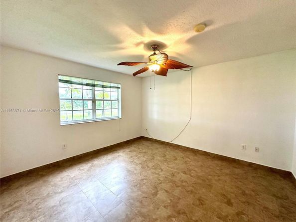 231 SW 116th Ave 19108, Pembroke Pines FL 33025