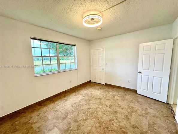 231 SW 116th Ave 19108, Pembroke Pines FL 33025