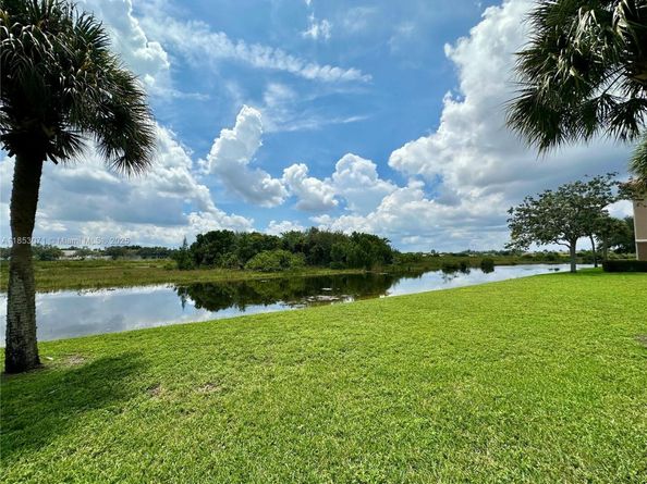231 SW 116th Ave 19108, Pembroke Pines FL 33025