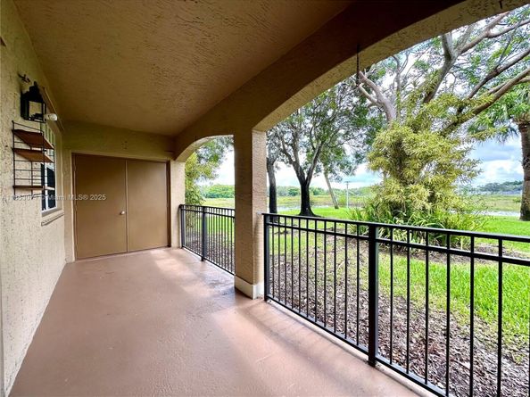 231 SW 116th Ave 19108, Pembroke Pines FL 33025