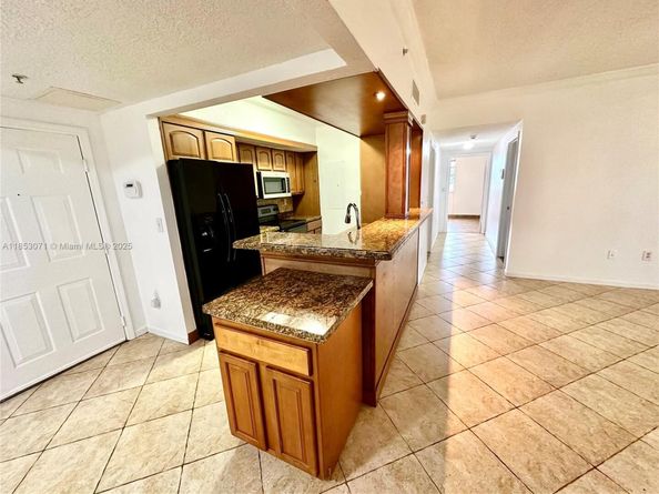231 SW 116th Ave 19108, Pembroke Pines FL 33025