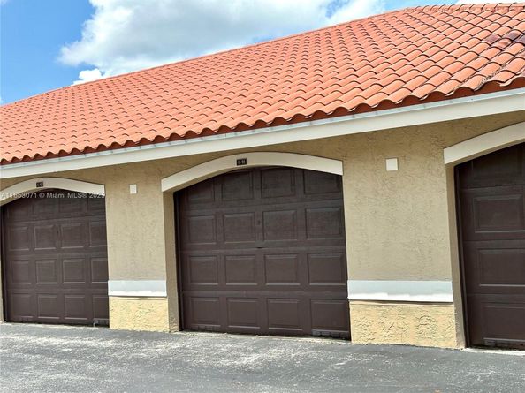 231 SW 116th Ave 19108, Pembroke Pines FL 33025