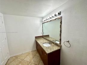231 SW 116th Ave 19108, Pembroke Pines FL 33025