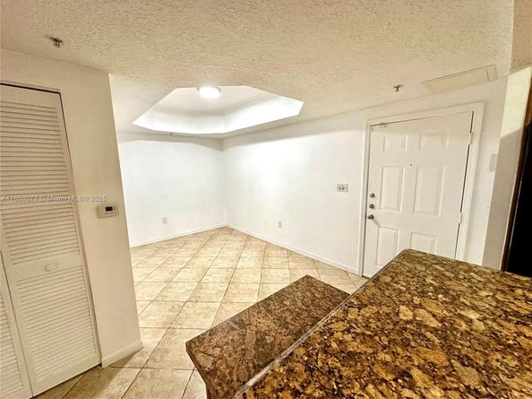 231 SW 116th Ave 19108, Pembroke Pines FL 33025