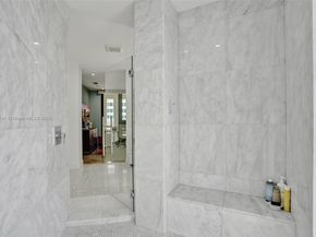718 Valencia Ave 204, Coral Gables FL 33134