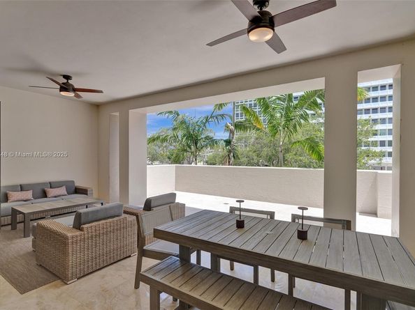 718 Valencia Ave 204, Coral Gables FL 33134
