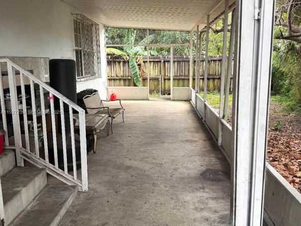 8910 NW 33rd Ct Rd, Miami FL 33147