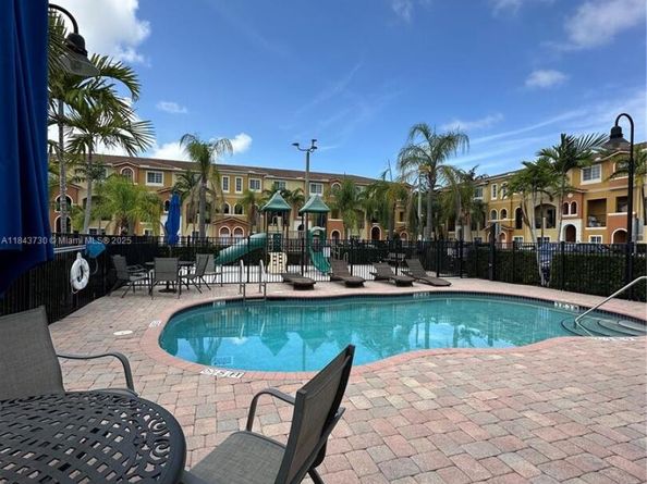 141 NW 2nd Ave 2, Hallandale Beach FL 33009
