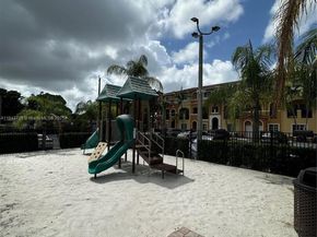 141 NW 2nd Ave 2, Hallandale Beach FL 33009