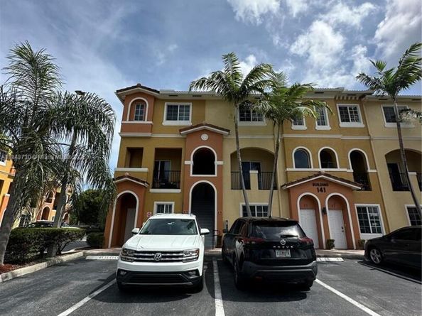141 NW 2nd Ave 2, Hallandale Beach FL 33009