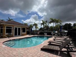 141 NW 2nd Ave 2, Hallandale Beach FL 33009