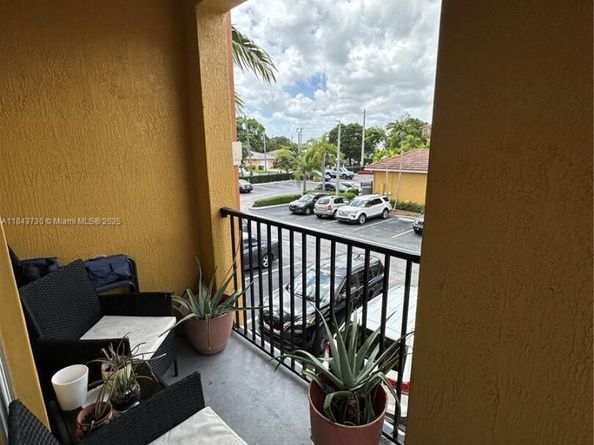 141 NW 2nd Ave 2, Hallandale Beach FL 33009